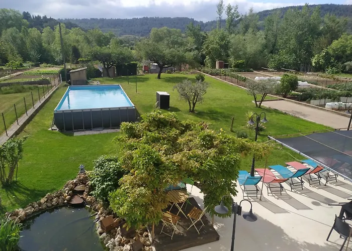 D'hotes De Lamy 3 Bed & Breakfast 3*