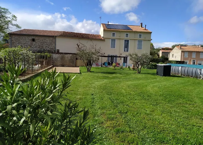 D'hotes De Lamy 3 Bed & Breakfast 3*